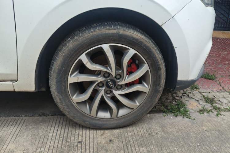 Used JAC Group Refine S2 2017 1.5L CVT Luxury Smart Model Right Front Wheel Hub