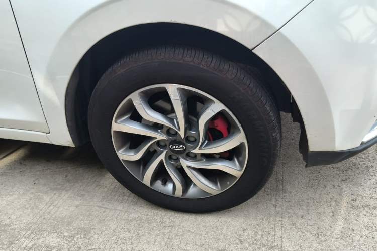 Used JAC Group Refine S2 2017 1.5L CVT Luxury Smart Model Right Front Wheel Hub