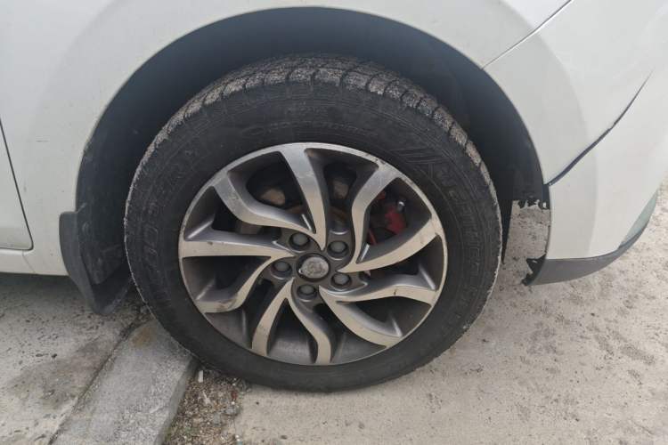 Used JAC Group Refine S2 2017 1.5L Manual Luxury Smart Model Right Front Wheel Hub