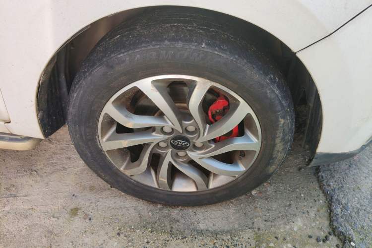 Used JAC Group Refine S2 2017 1.5L CVT Luxury Smart Model Right Front Wheel Hub