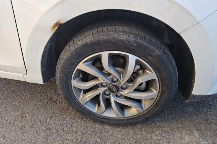 Used JAC Group Refine S2 2017 1.5L CVT Luxury Model Right Front Wheel Hub