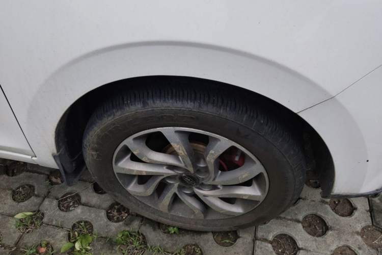 Used JAC Group Refine S2 2017 1.5L Manual Luxury Smart Model Right Front Wheel Hub