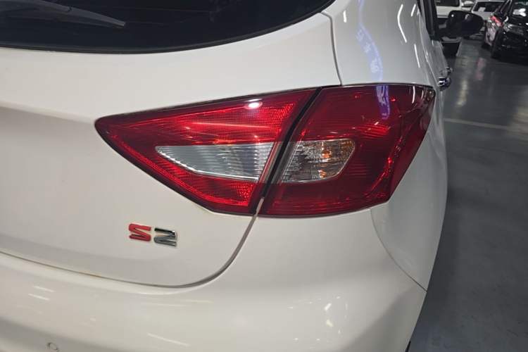 Used JAC Group Refine S2 2017 1.5L CVT Luxury Smart Model Right Rear Taillight