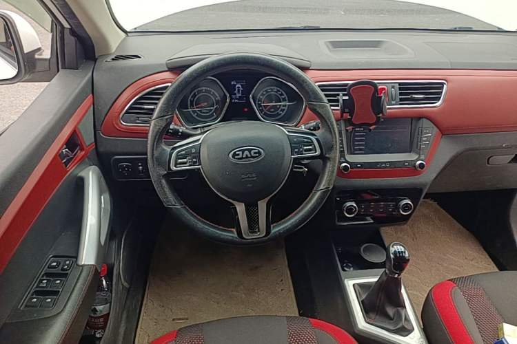 Used JAC Group Refine S2 2017 1.5L Manual Luxury Connect Edition Steering Wheel