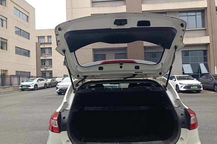 Used JAC Group Refine S2 2017 1.5L Manual Luxury Connect Edition Trunk