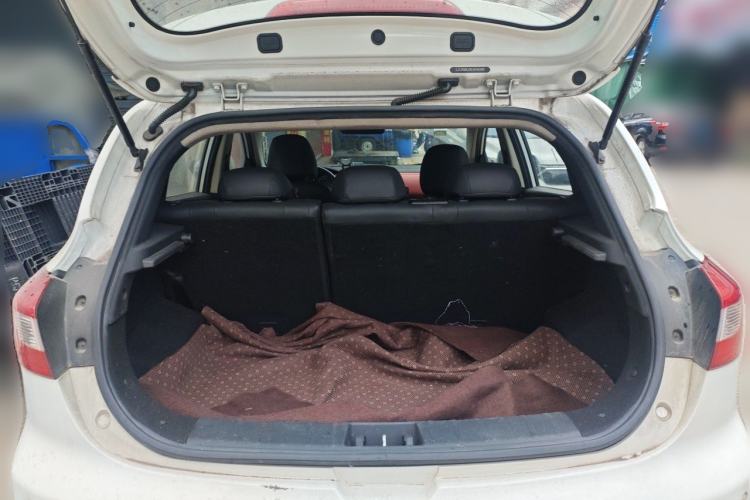 Used JAC Group Refine S2 2017 1.5L CVT Luxury Smart Model Trunk