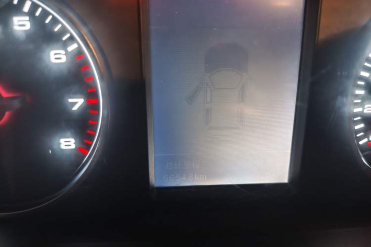 Used JAC Group Refine S2 2018 Smart Drive Edition 1.5L Manual Luxury Model Odometer Close Up