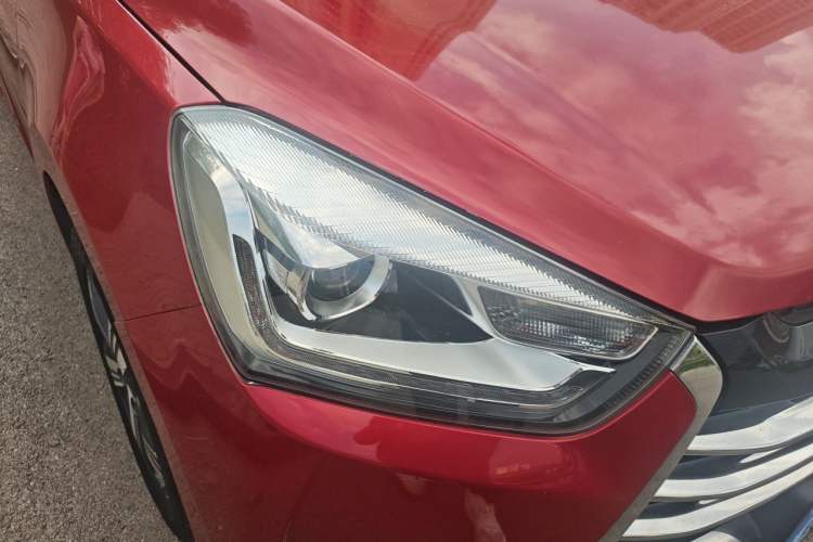 Used JAC Group Refine S2 2018 Smart Drive Edition 1.5L Manual Luxury Model Right Front Headlight