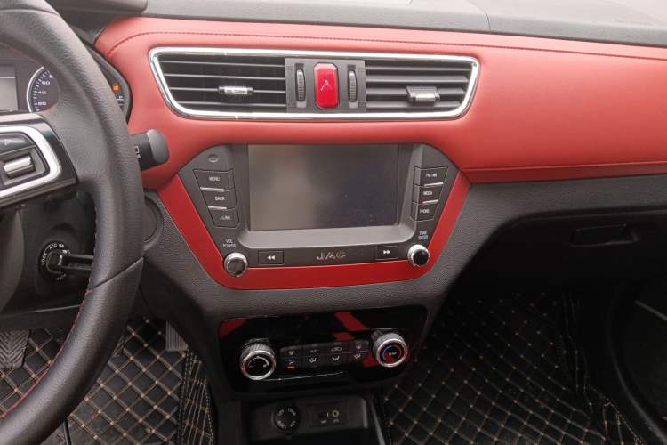 Used JAC Group Refine S2 2018 Smart Drive Edition 1.5L Manual Luxury Model Audio And AC Panel