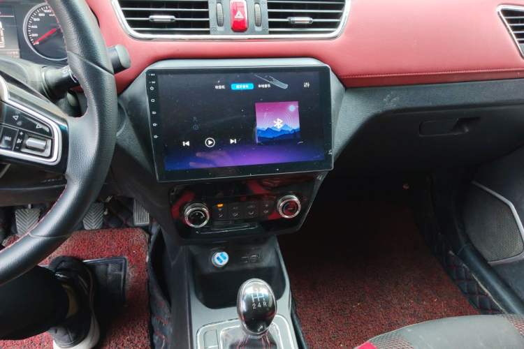 Used JAC Group Refine S2 2018 Smart Drive Edition 1.5L Manual Luxury Model Audio And AC Panel
