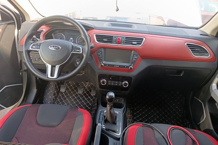 Used JAC Group Refine S2 2018 Smart Drive Edition 1.5L Manual Luxury Model Center Console