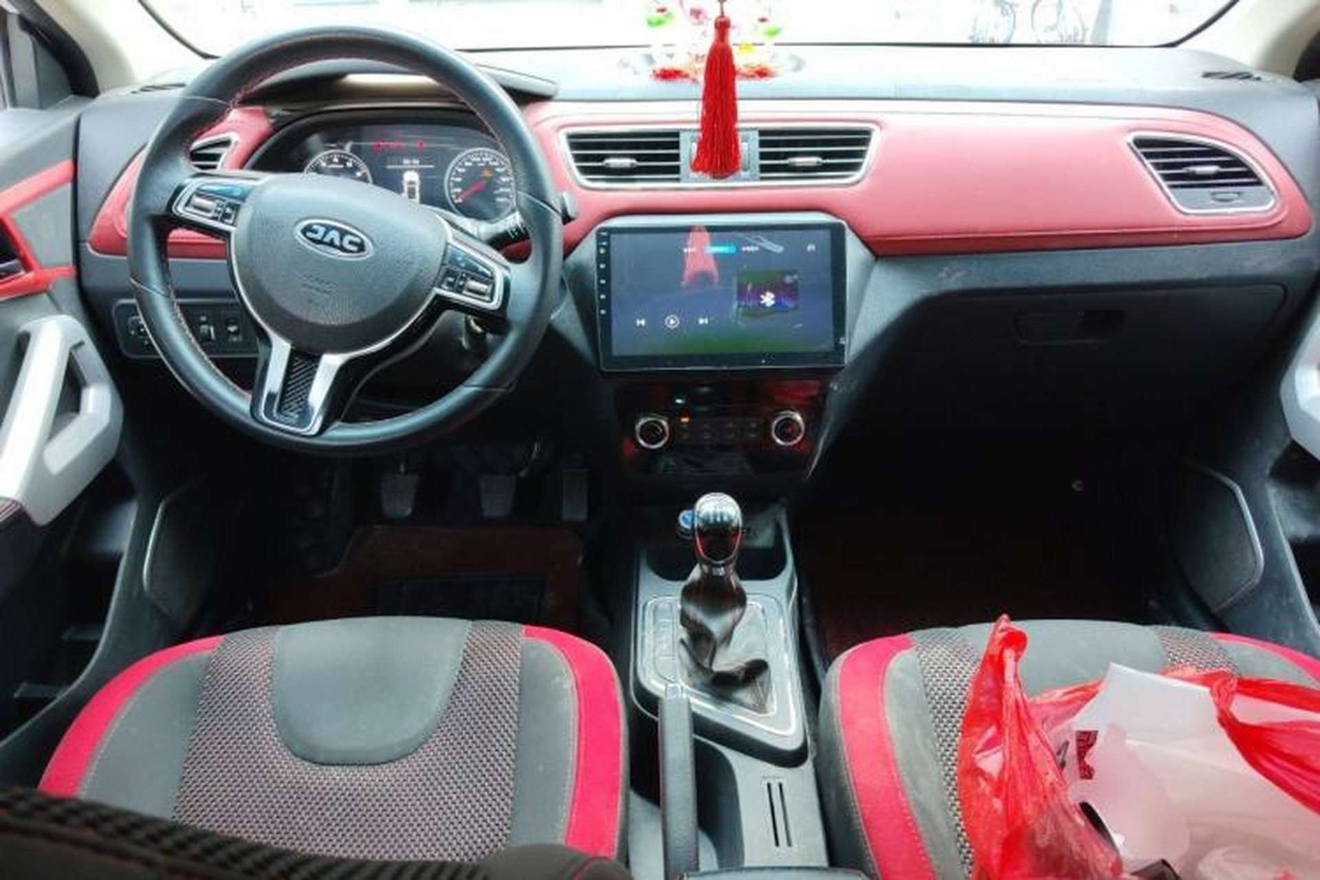 Used JAC Group Refine S2 2018 Smart Drive Edition 1.5L Manual Luxury Model Center Console