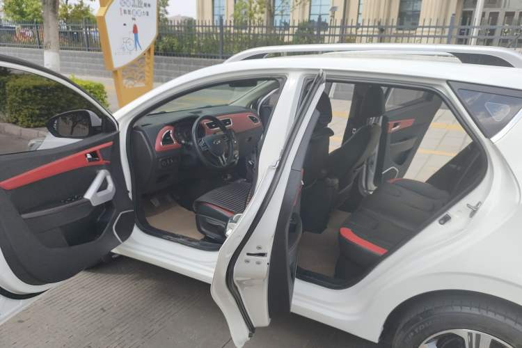 Used JAC Group Refine S2 2018 Smart Drive Edition 1.5L Manual Luxury Model Interior 2