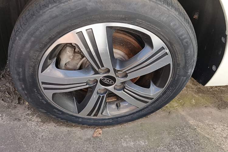 Used JAC Group Refine S2 2018 Smart Drive Edition 1.5L Manual Luxury Model Left Front Wheel Hub