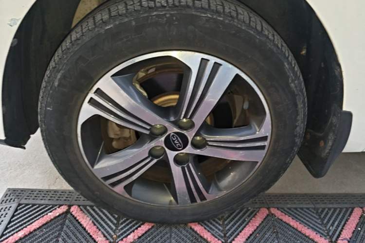 Used JAC Group Refine S2 2018 Smart Drive Edition 1.5L Manual Luxury Model Left Front Wheel Hub