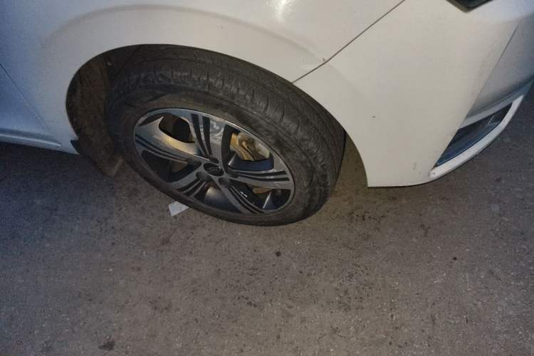 Used JAC Group Refine S2 2018 Smart Drive Edition 1.5L Manual Luxury Model Right Front Wheel Hub