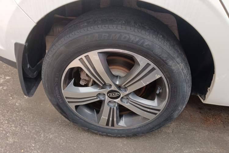 Used JAC Group Refine S2 2018 Smart Drive Edition 1.5L Manual Luxury Model Right Rear Wheel Hub