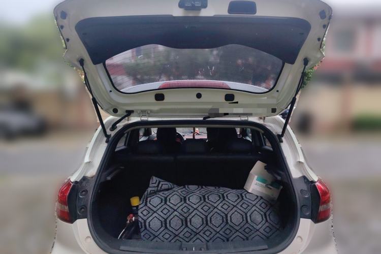Used JAC Group Refine S2 2018 Smart Drive Edition 1.5L Manual Luxury Smart Model Trunk