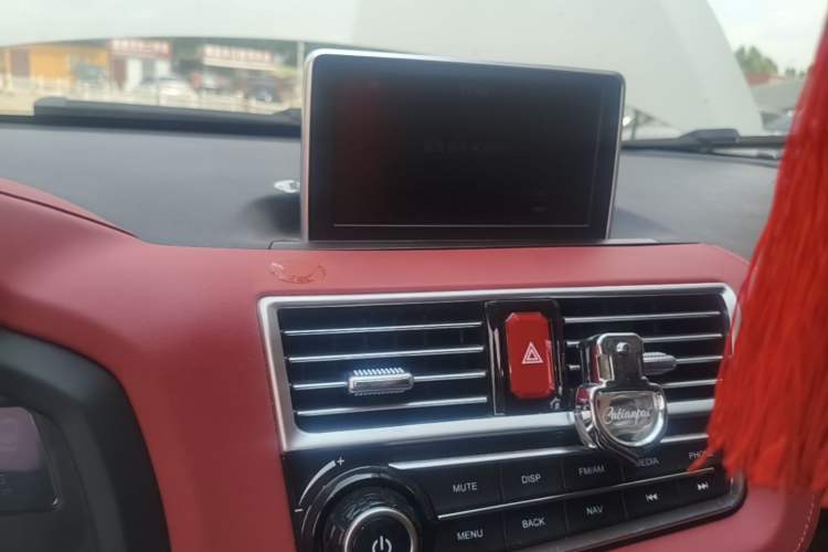 Used JAC Group Refine S2mini 2017 1.3L Sport Edition Audio And AC Panel