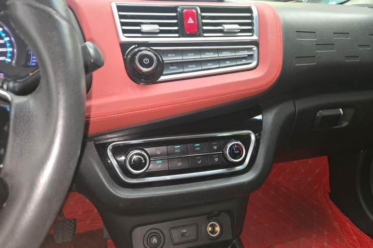 Used JAC Group Refine S2mini 2017 1.3L Sport Edition Audio And AC Panel