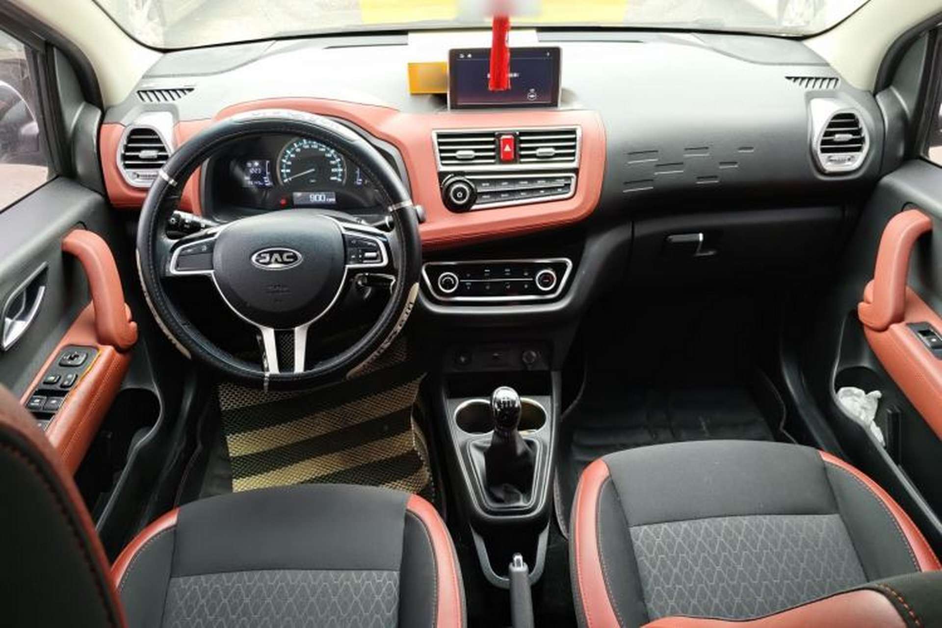 Used JAC Group Refine S2mini 2017 1.3L Sport Edition Center Console