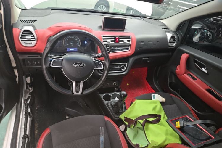 Used JAC Group Refine S2mini 2017 1.3L Sport Edition Center Console