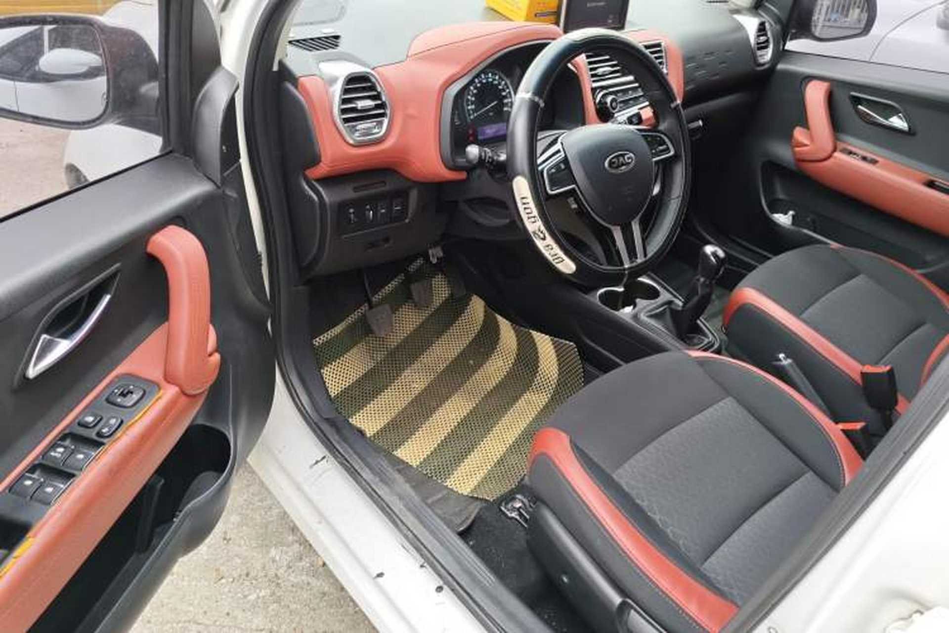 Used JAC Group Refine S2mini 2017 1.3L Sport Edition Driver Seat