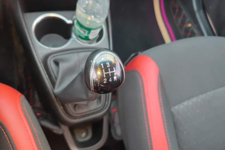Used JAC Group Refine S2mini 2017 1.3L Sport Edition Gear Lever