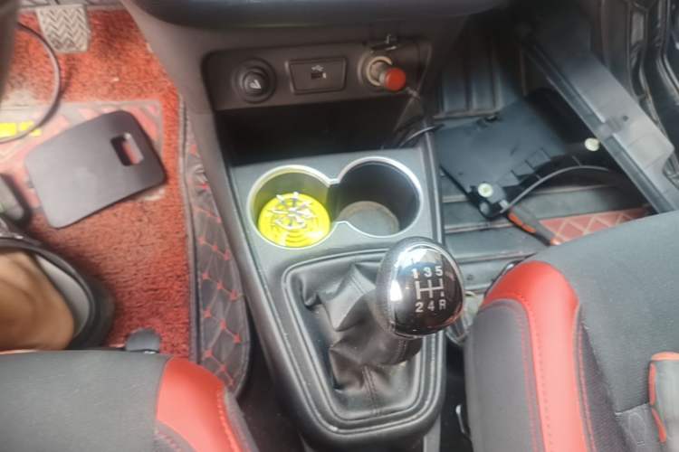 Used JAC Group Refine S2mini 2017 1.3L Sport Edition Gear Lever