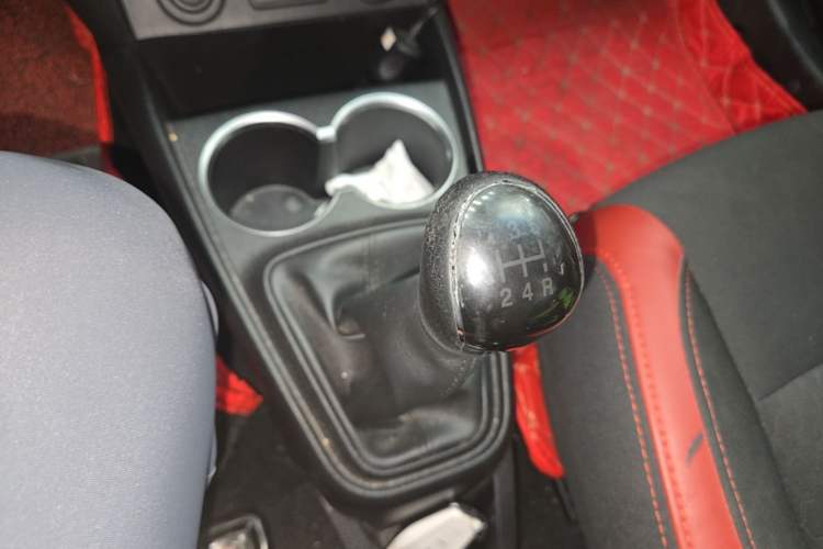 Used JAC Group Refine S2mini 2017 1.3L Sport Edition Gear Lever