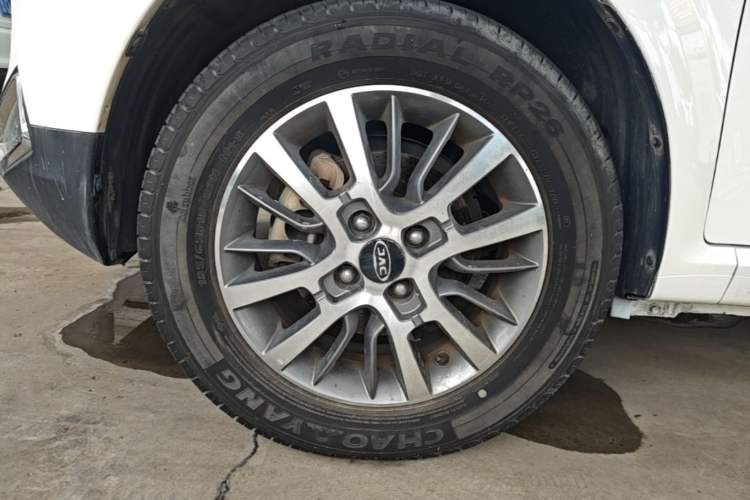 Used JAC Group Refine S2mini 2017 1.3L Sport Edition Left Front Wheel Hub