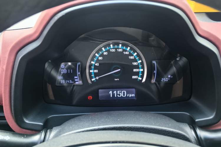 Used JAC Group Refine S2mini 2017 1.3L Sport Edition Odometer Close Up
