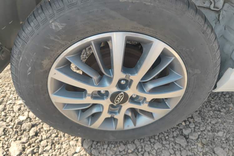 Used JAC Group Refine S2mini 2017 1.3L Sport Edition Right Rear Wheel Hub