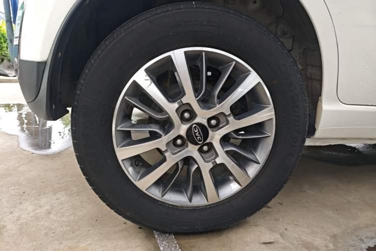 Used JAC Group Refine S2mini 2017 1.3L Sport Edition Right Rear Wheel Hub