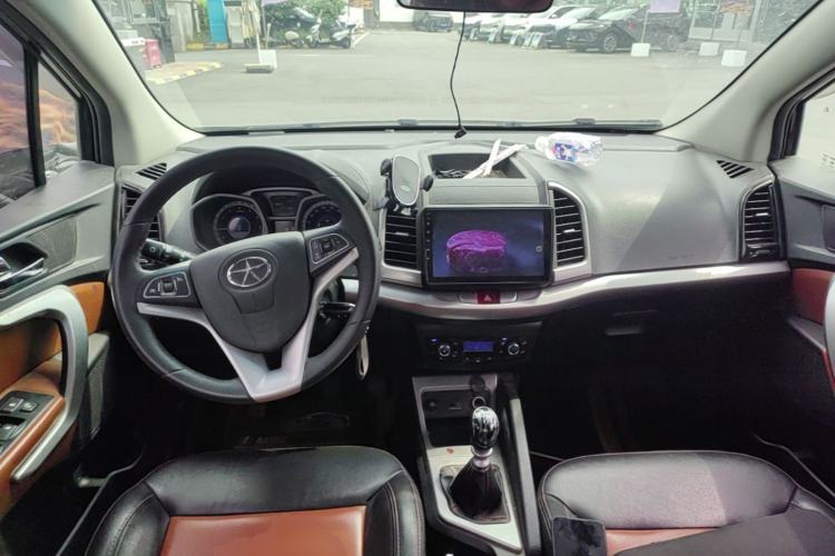 Used JAC Group Refine S3 2014 1.5L Manual Luxury Model Center Console