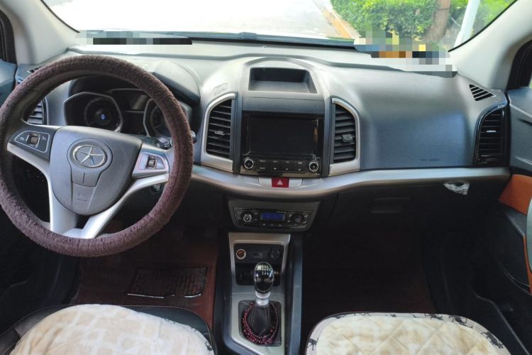 Used JAC Group Refine S3 2014 1.5L Manual Luxury Smart Model Center Console