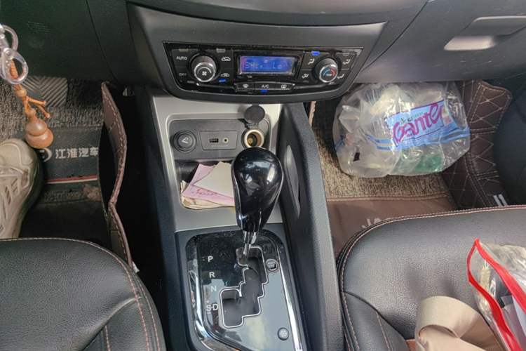 Used JAC Group Refine S3 2014 1.5L CVT Luxury Smart Model Gear Lever