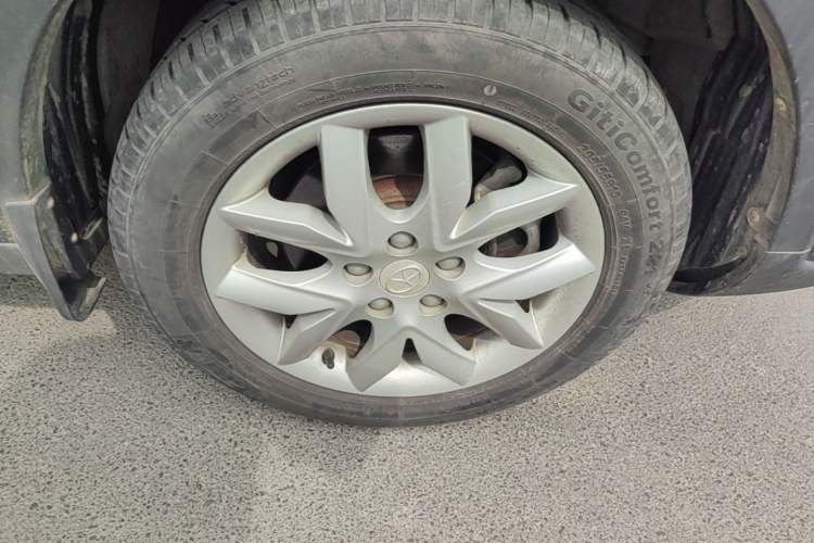 Used JAC Group Refine S3 2014 1.5L Manual Luxury Model Right Front Wheel Hub