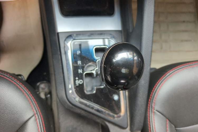 Used JAC Group Refine S3 2014 1.5L CVT Luxury Smart Model Gear Lever