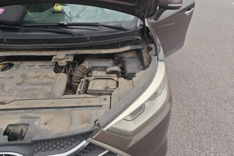 Used JAC Group Refine S3 2014 1.5L Manual Luxury Smart Model Engine Bay Left