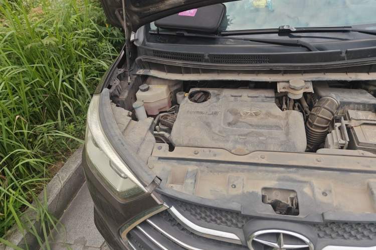 Used JAC Group Refine S3 2014 1.5L Manual Luxury Smart Model Engine Bay Right