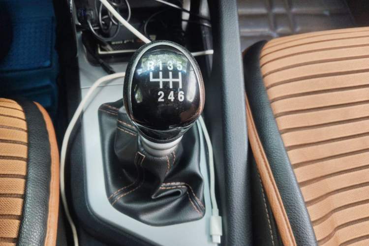 Used JAC Group Refine S3 2014 1.5L Manual Luxury Smart Model Gear Lever