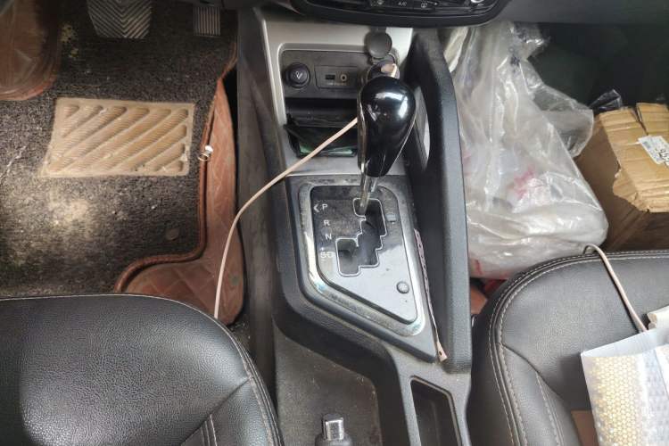 Used JAC Group Refine S3 2014 1.5L CVT Luxury Smart Model Gear Lever