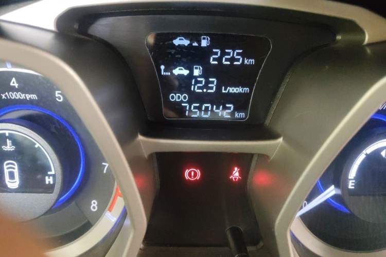 Used JAC Group Refine S3 2014 1.5L Manual Luxury Smart Model Odometer Close Up