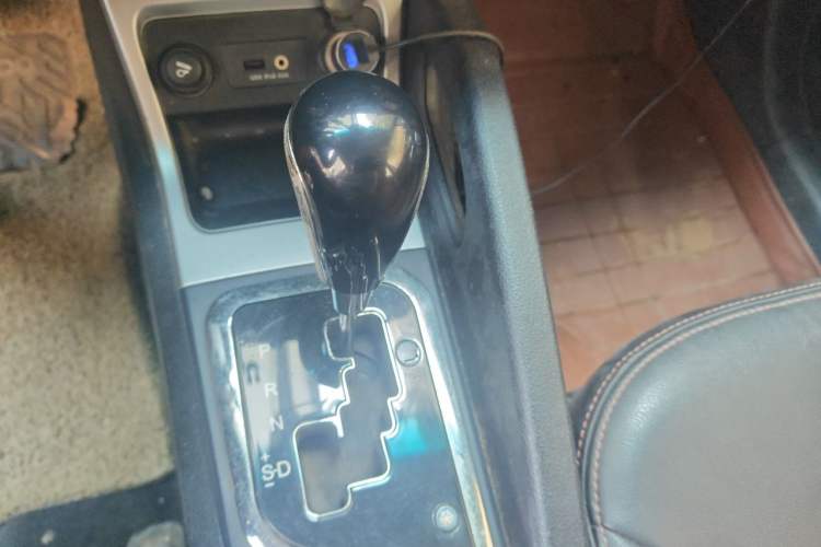 Used JAC Group Refine S3 2014 1.5L CVT Luxury Smart Model Gear Lever