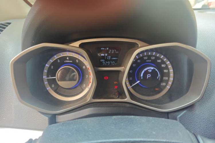 Used JAC Group Refine S3 2014 1.5L CVT Luxury Smart Model Odometer Close Up
