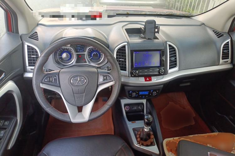 Used JAC Group Refine S3 2014 1.5L Manual Luxury Smart Model Center Console