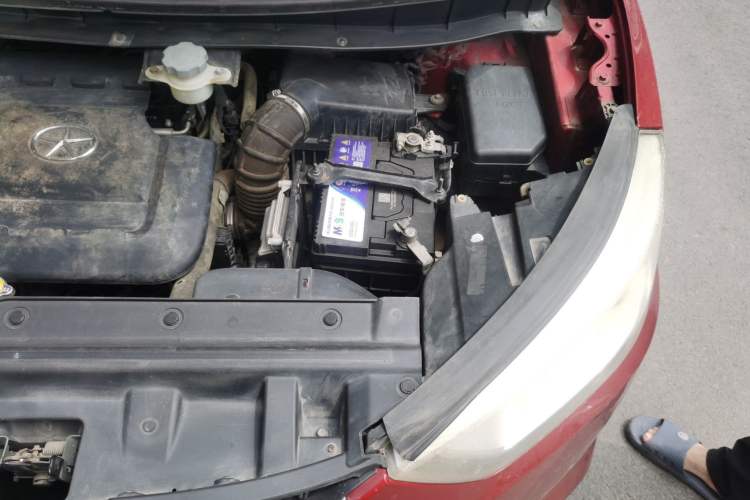 Used JAC Group Refine S3 2014 1.5L Manual Luxury Smart Model Engine Bay Left