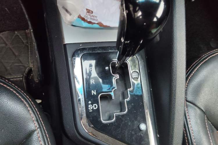 Used JAC Group Refine S3 2014 1.5L CVT Luxury Smart Model Gear Lever