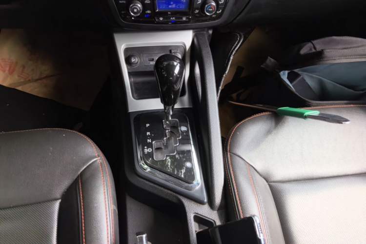 Used JAC Group Refine S3 2014 1.5L CVT Luxury Smart Model Gear Lever